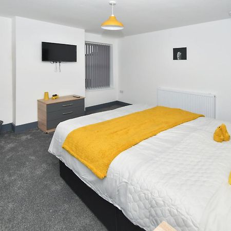 Townhouse @ 24 Brunswick Place Stoke Etruria ภายนอก รูปภาพ