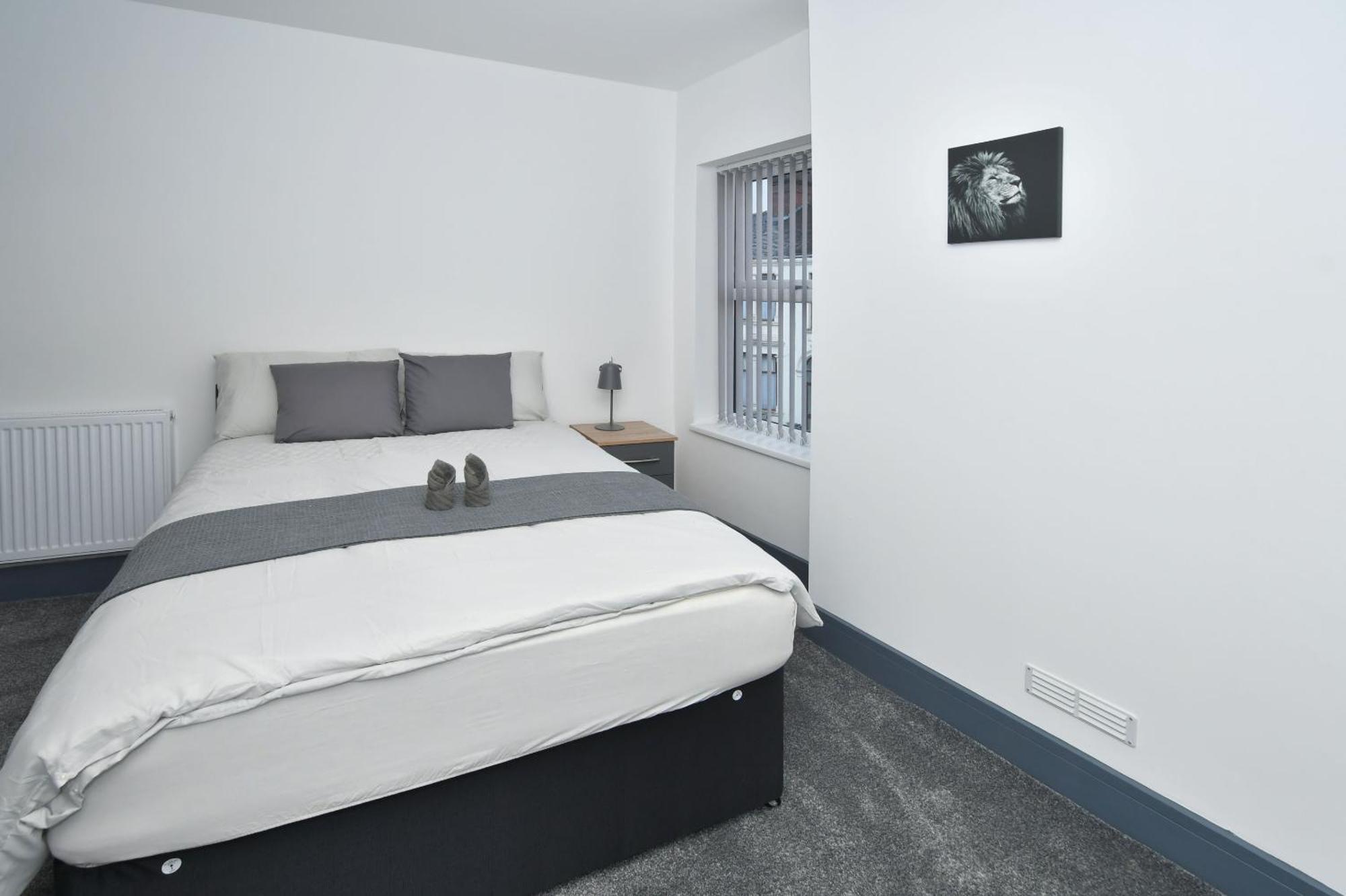Townhouse @ 24 Brunswick Place Stoke Etruria ภายนอก รูปภาพ
