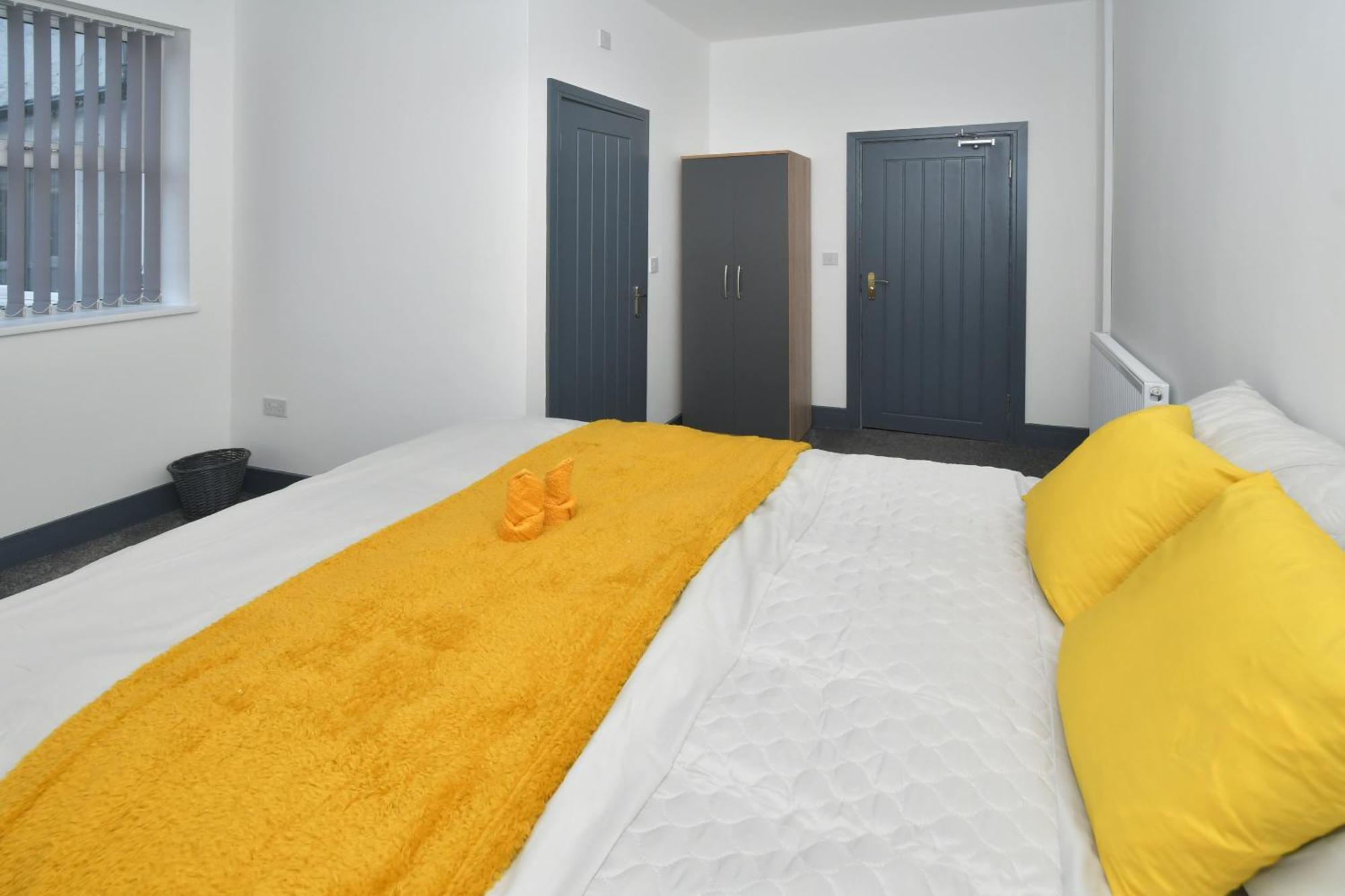 Townhouse @ 24 Brunswick Place Stoke Etruria ภายนอก รูปภาพ