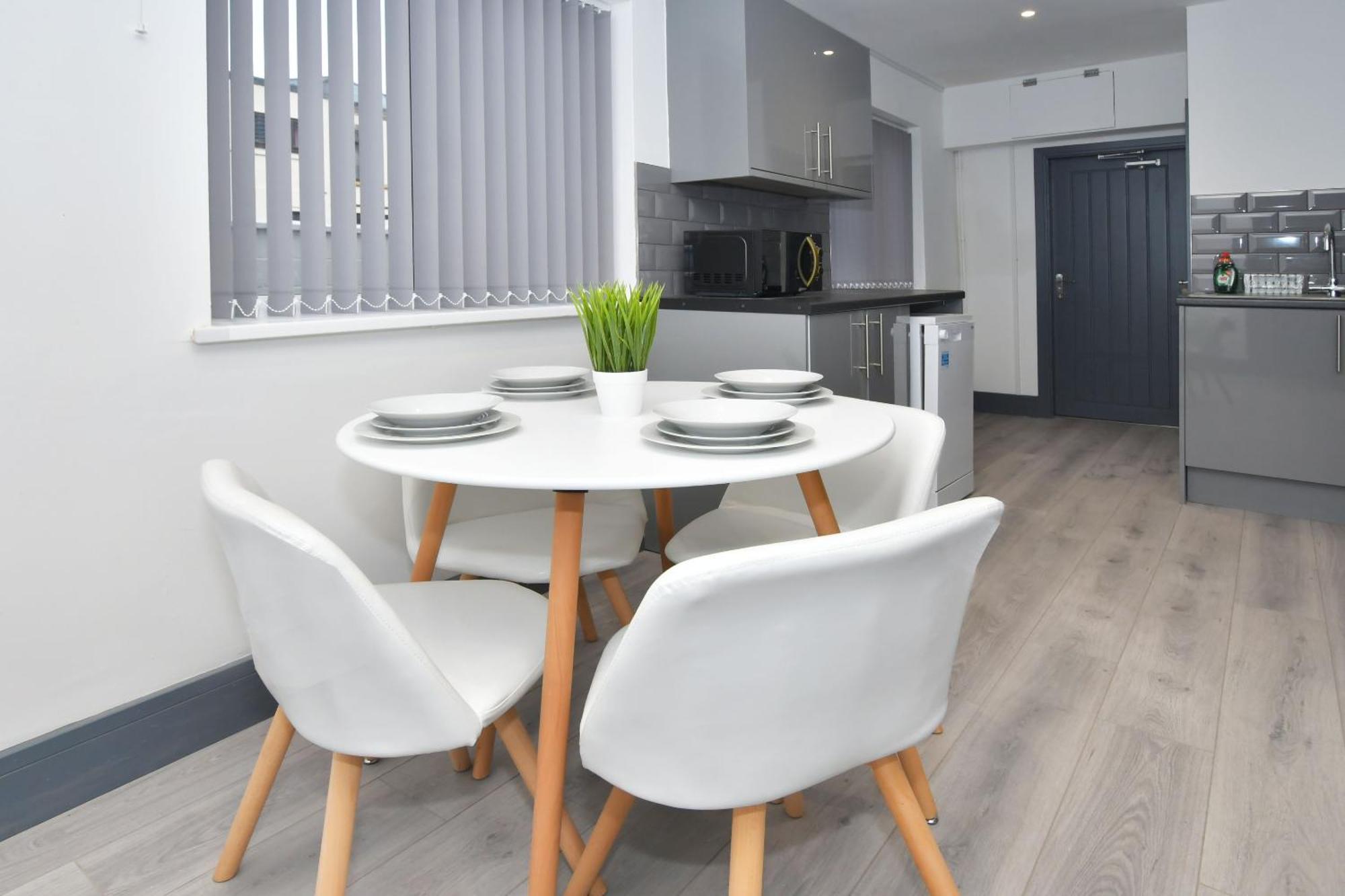 Townhouse @ 24 Brunswick Place Stoke Etruria ห้อง รูปภาพ