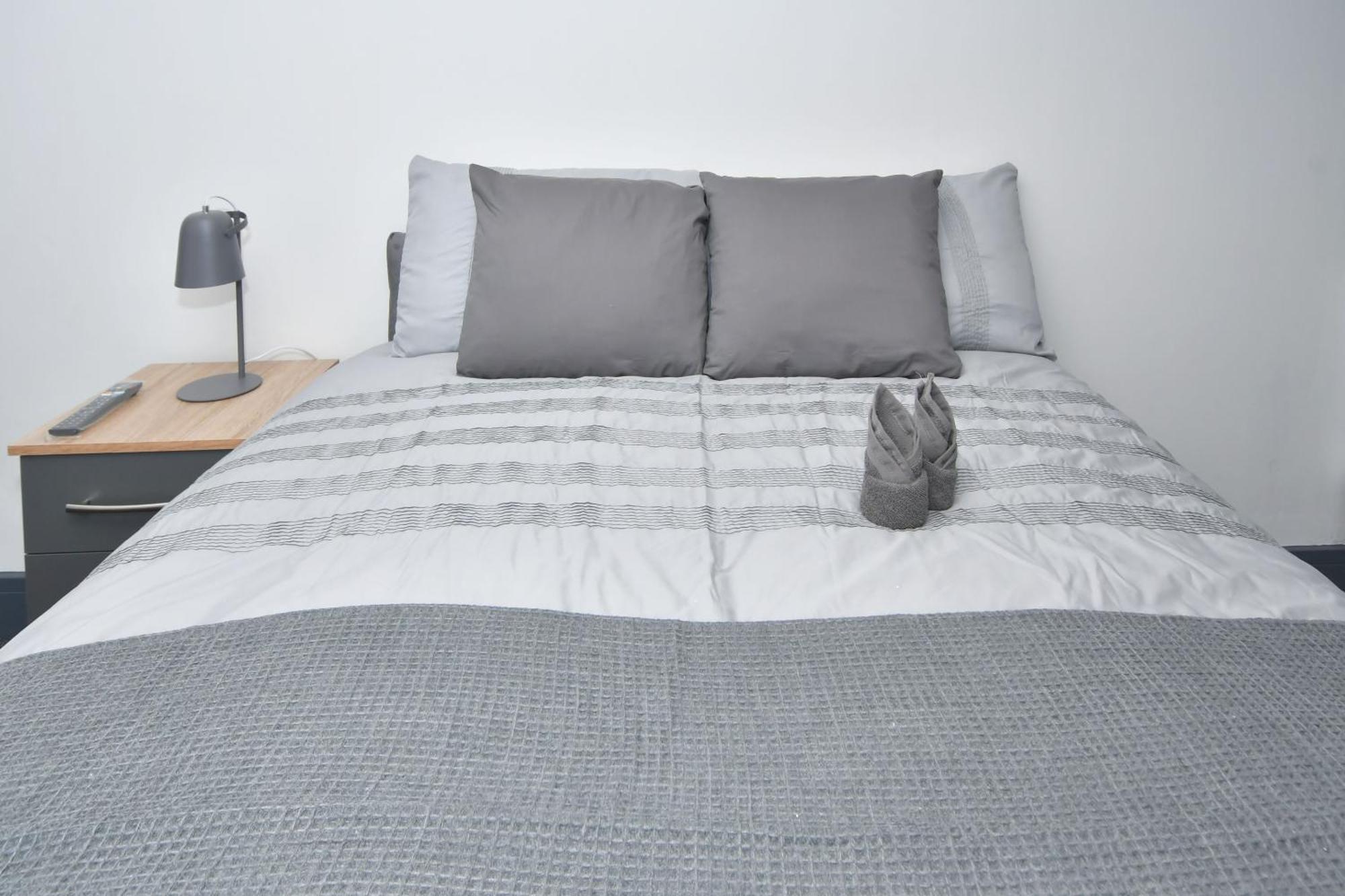 Townhouse @ 24 Brunswick Place Stoke Etruria ภายนอก รูปภาพ